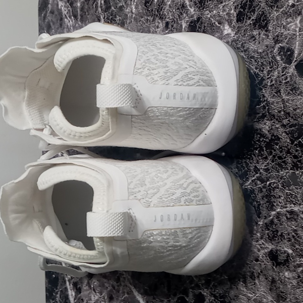 Jordan Men's White Training Shoes Size 8.5 - Picture 2 of 5